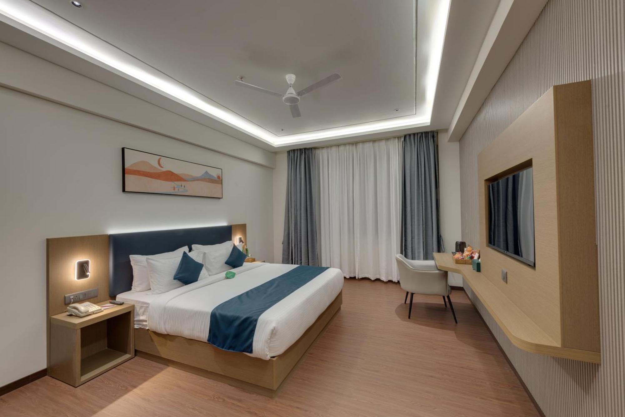 Click Collection Shikrapur Hotel