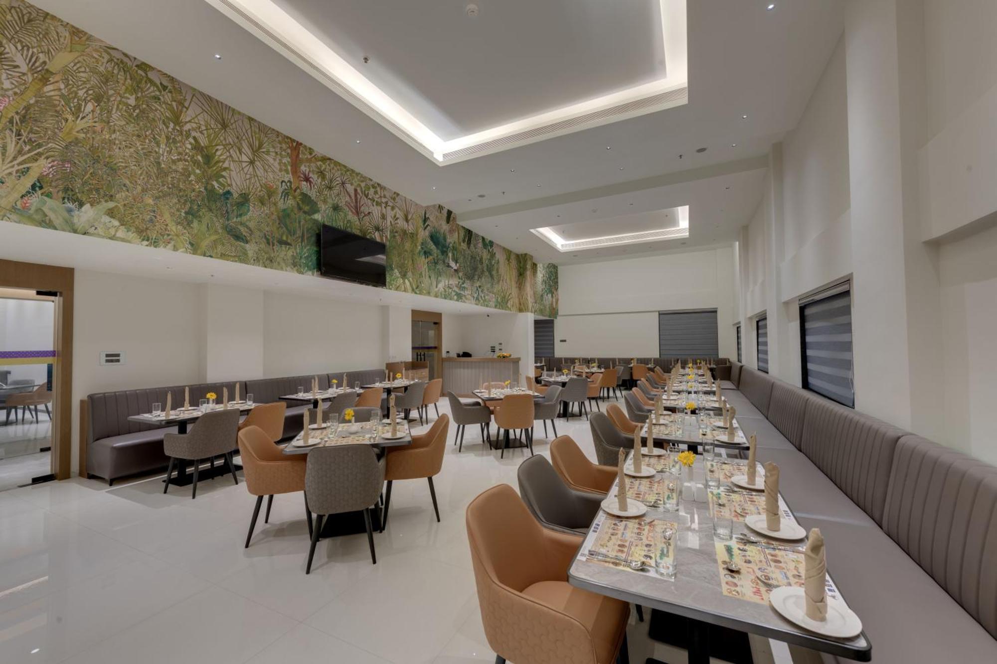 Click Collection Shikrapur 3* Pune