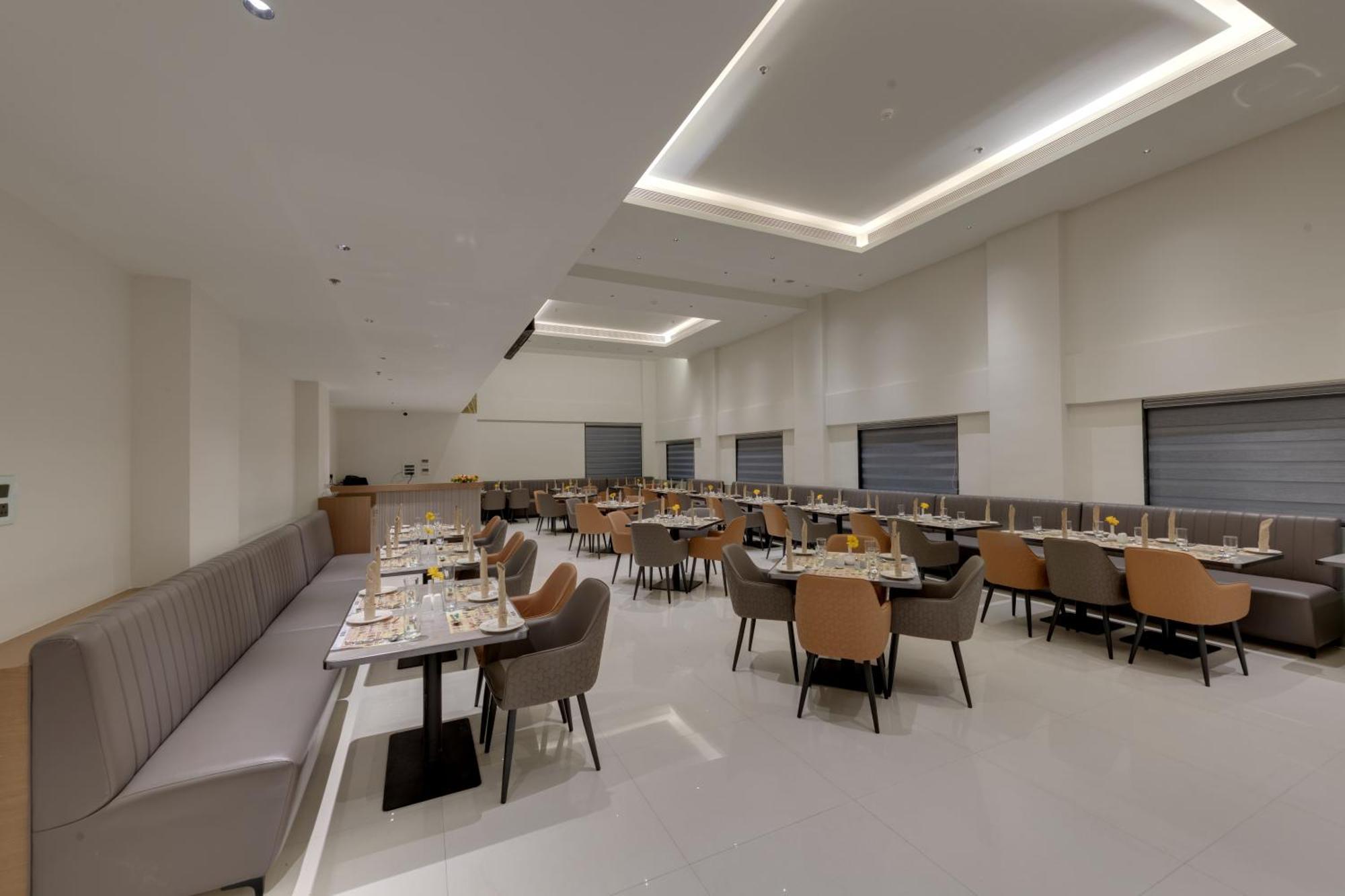 Hotel Click Collection Shikrapur